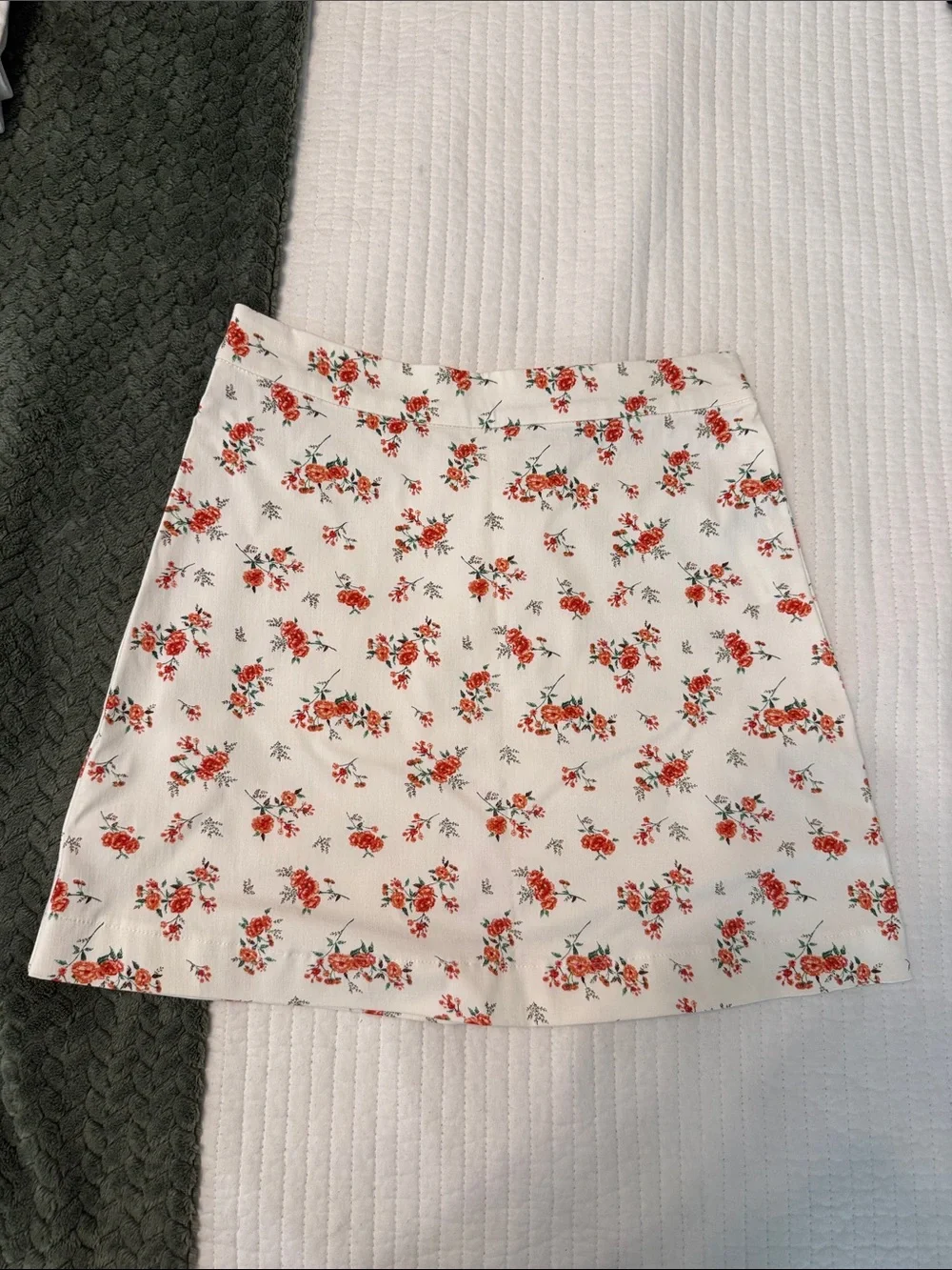 Forever 21 White A-Line Mini Skirt with Red Floral Print